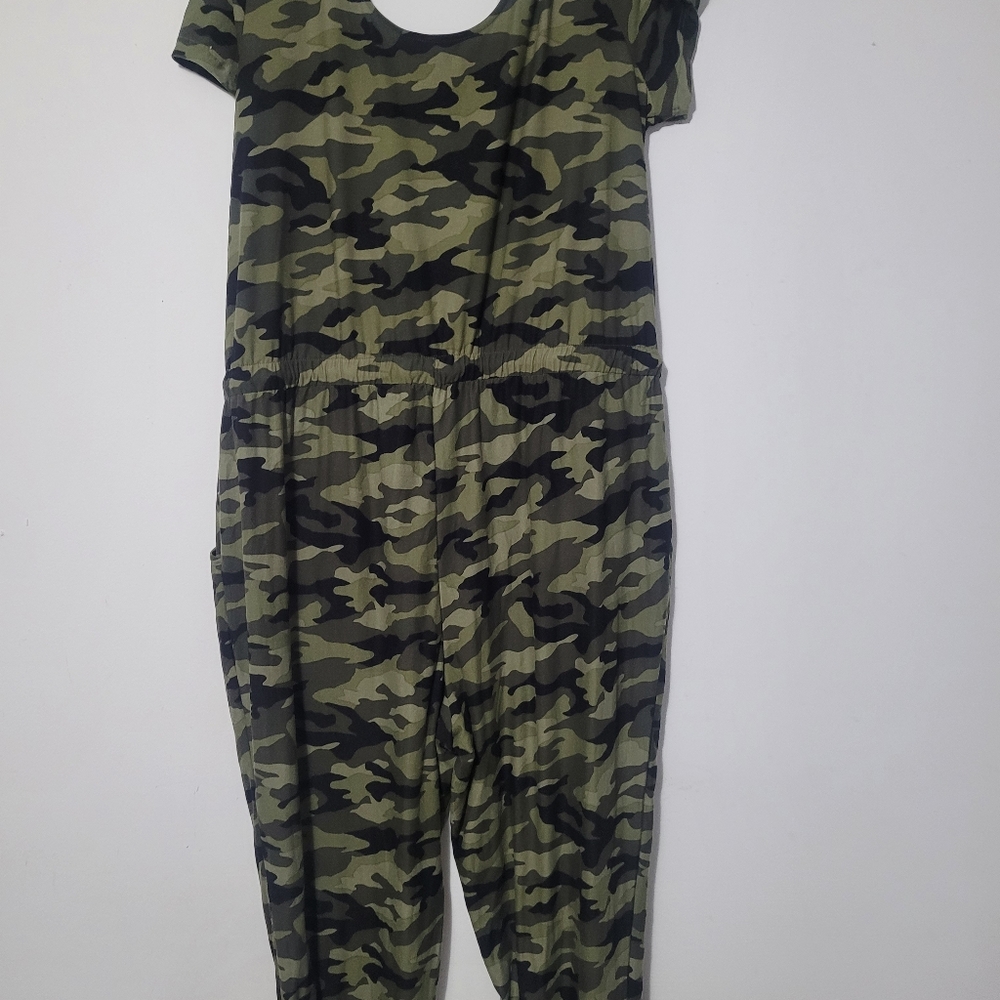 Camoflouge Short Sleeve Romper - Picture 3 of 6